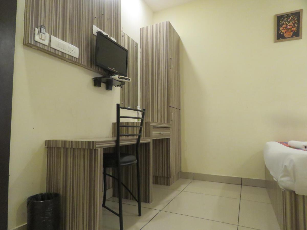 Hotel Reegate Inn Near South Railway Station Kochi Εξωτερικό φωτογραφία